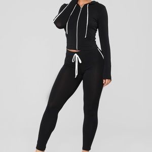 Fashion nova zip up sweat suit size L